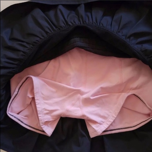 Lululemon 6 Back on Track Ruffles Skirt Pink Black - Picture 8 of 15
